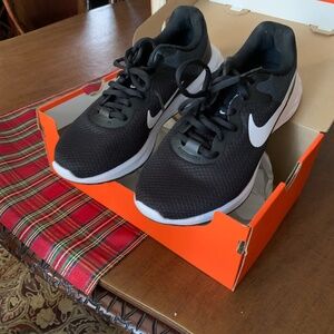 Nike running shoes (BRAND NEW!)